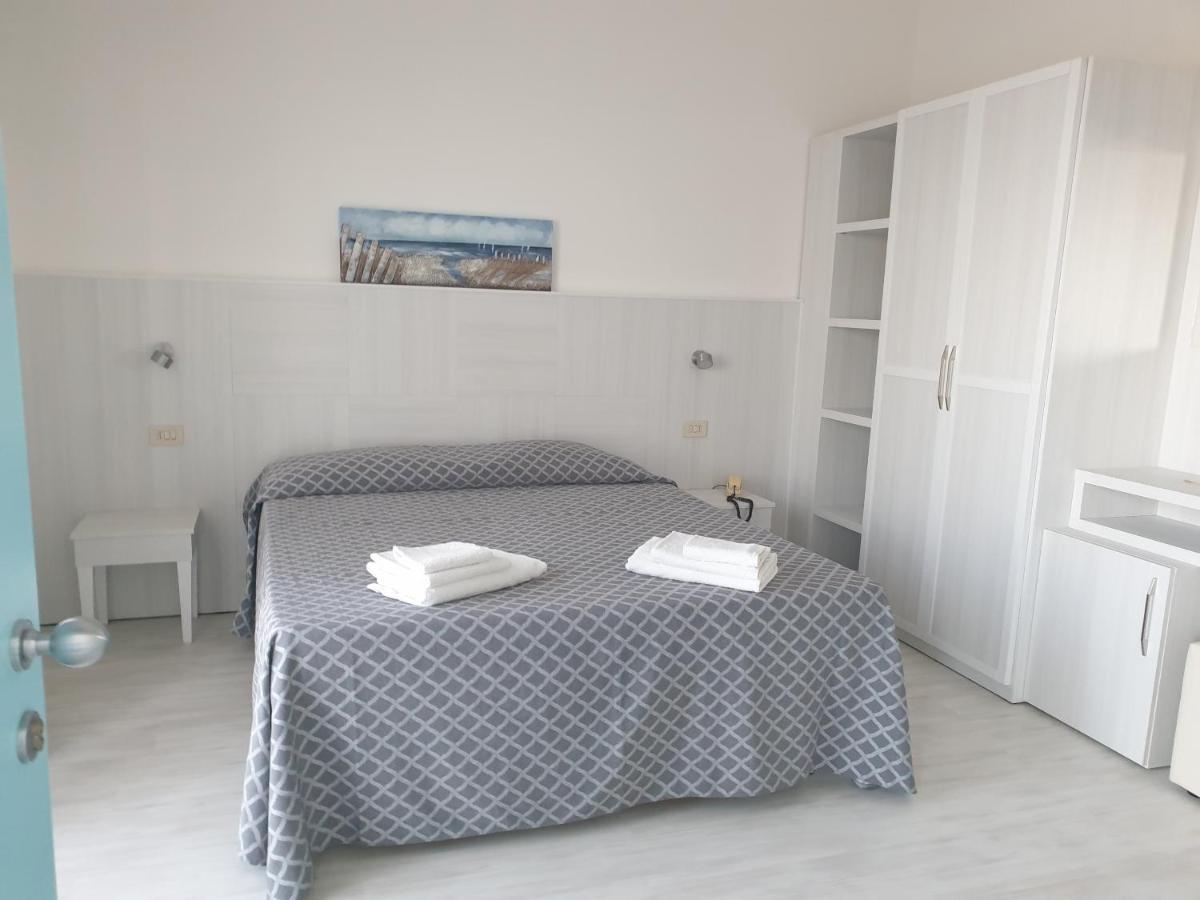 Hotel Admiral Μπελάρια-Ιτζέα Μαρίνα Εξωτερικό φωτογραφία