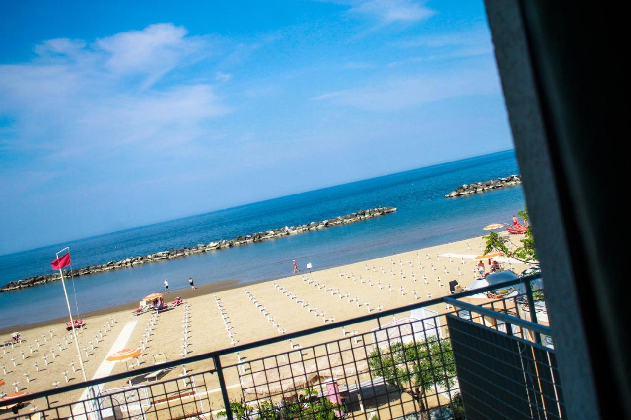Hotel Admiral Μπελάρια-Ιτζέα Μαρίνα Εξωτερικό φωτογραφία