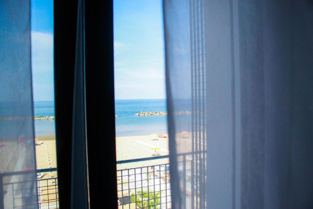 Hotel Admiral Μπελάρια-Ιτζέα Μαρίνα Εξωτερικό φωτογραφία