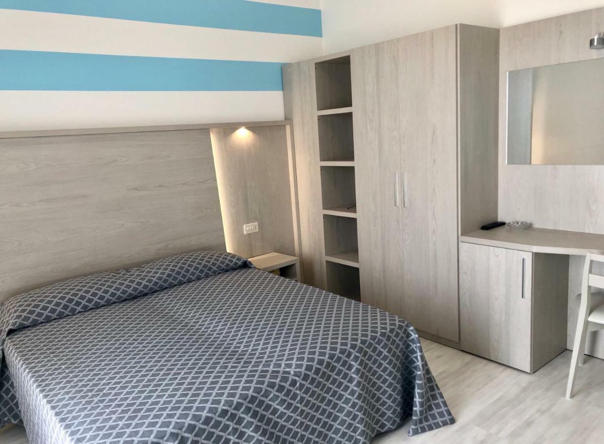 Hotel Admiral Μπελάρια-Ιτζέα Μαρίνα Εξωτερικό φωτογραφία
